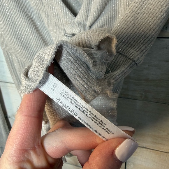 Free People Intimately Say When Long Sleeve Grey Metallic Sparkle Top Size M - Picture 5 of 7